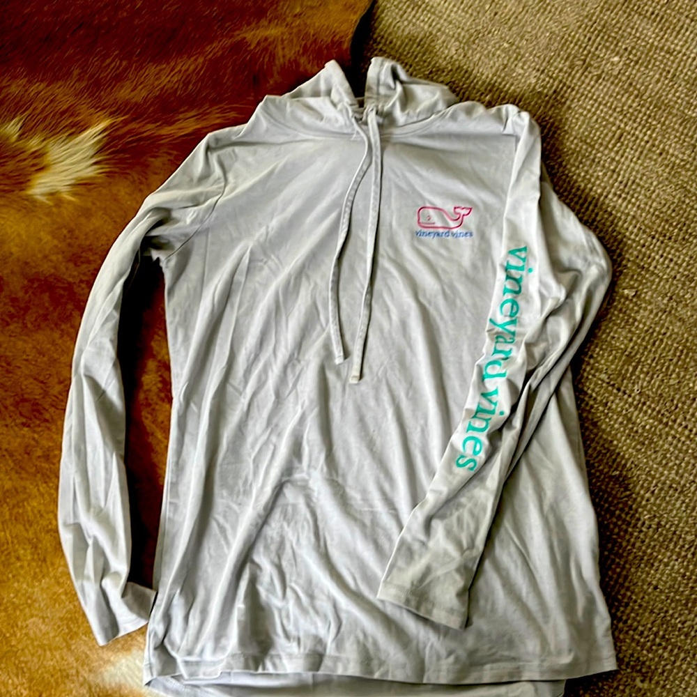 Vineyard vines hooded long sleeve tea